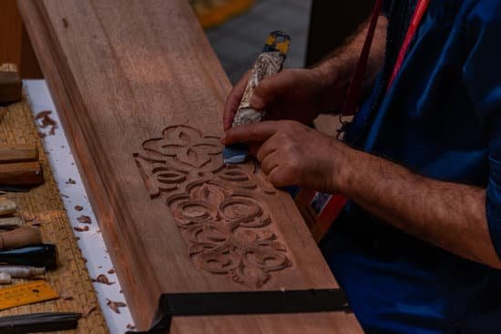 Baguio Wood Carvings - Baguio Pasalubong List